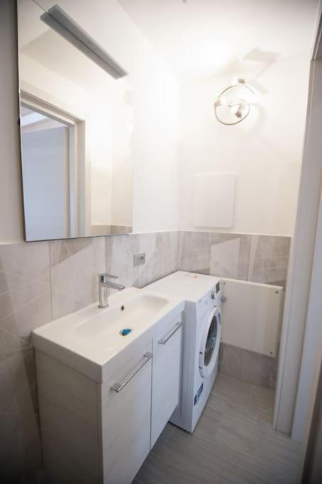 Casa Gemma - Big Family House With Free Parking Apartment Сан Джовани Лупатото Екстериор снимка